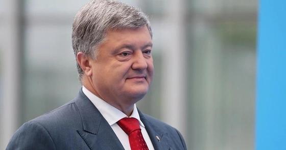 "С Меркель гудит": пользователи соцсетей предположили, где пропадает Порошенко "С Меркель гудит": пользователи соцсетей предположили, где пропадает Порошенко
