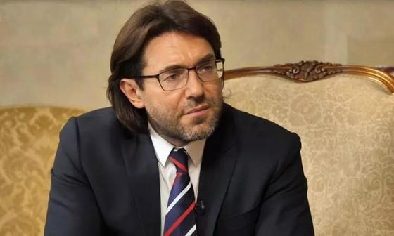 Женатого Малахова Женатого Малахова