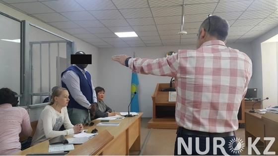 Родней депутата из Сомали представились обвиняемые в мошенничестве нигерийцы в Караганде Родней депутата из Сомали представились обвиняемые в мошенничестве нигерийцы в Караганде