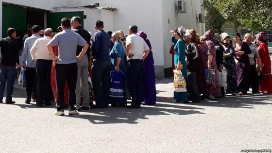 Кризис в Туркменистане: хлеб продают по паспорту Кризис в Туркменистане: хлеб продают по паспорту