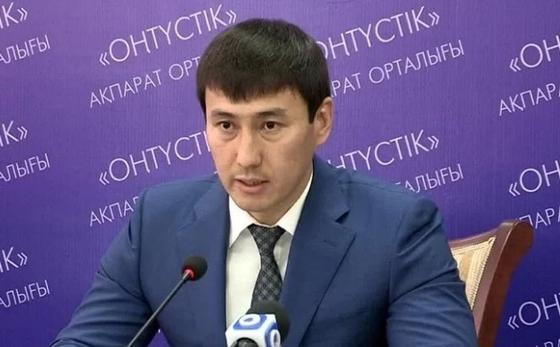 ОҚО-да ләңгі теуіп, асық атуды жақсы көретін шенеунік елді күлкіге қарық қылды (видео, фото) ОҚО-да ләңгі теуіп, асық атуды жақсы көретін шенеунік елді күлкіге қарық қылды (видео, фото)