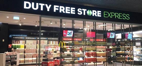 Незаконные покупки в Duty Free делали таможенники с помощью пассажиров в Алматы Незаконные покупки в Duty Free делали таможенники с помощью пассажиров в Алматы