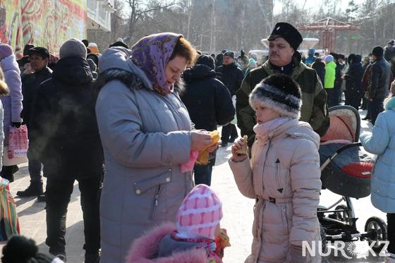 Масленица кутты болсын: Проводы зимы вызвали ажиотаж в Астане (фото) Масленица кутты болсын: Проводы зимы вызвали ажиотаж в Астане (фото)