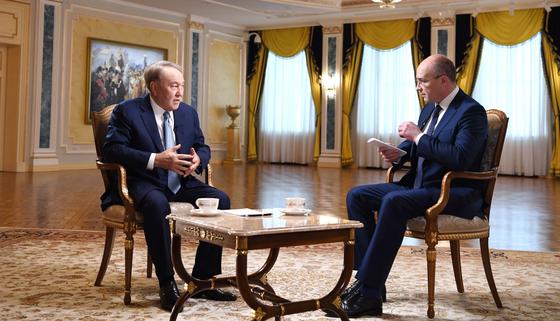 Назарбаев дал интервью российским телеканалам Назарбаев дал интервью российским телеканалам