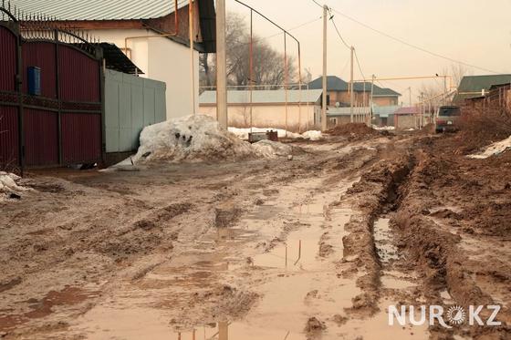 Грязь по колено: как живет район, принимавший международную Универсиаду Грязь по колено: как живет район, принимавший международную Универсиаду