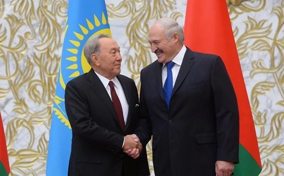 Лукашенко, Назарбаев. Фото:Sputnik / Виктор Толочко Лукашенко, Назарбаев. Фото:Sputnik / Виктор Толочко