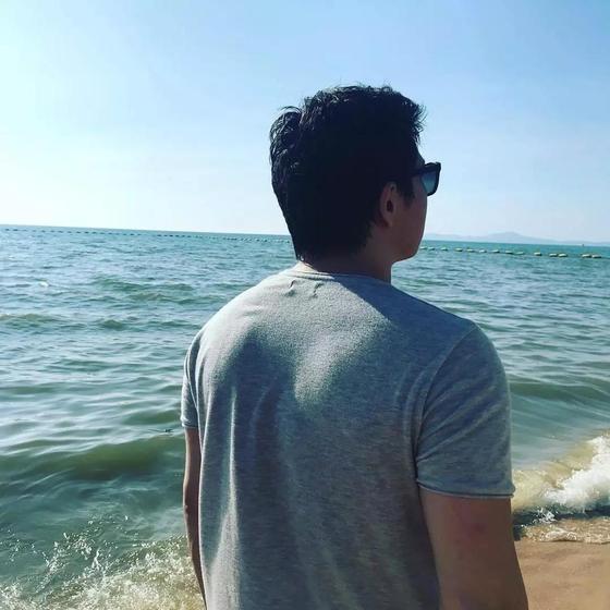 Айқын Төлепберген отбасымен бірге шетелге аттанды (фото) Айқын Төлепберген отбасымен бірге шетелге аттанды (фото)