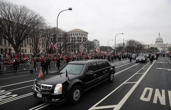 Холодильник с кровью Трампа: что хранит в себе и как выглядит лимузин президента США (фото) Холодильник с кровью Трампа: что хранит в себе и как выглядит лимузин президента США (фото)