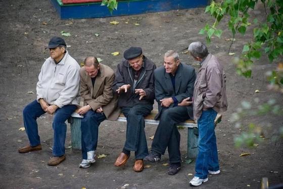Фотограф четыре года снимал, что происходит на лавочке Фотограф четыре года снимал, что происходит на лавочке