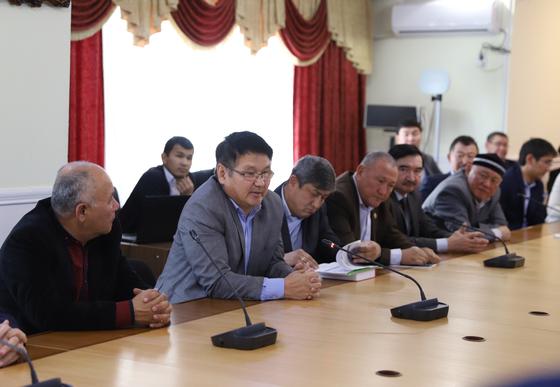 Маңғыстау облысының әкімі қоғам белсенділерімен кездесті Маңғыстау облысының әкімі қоғам белсенділерімен кездесті
