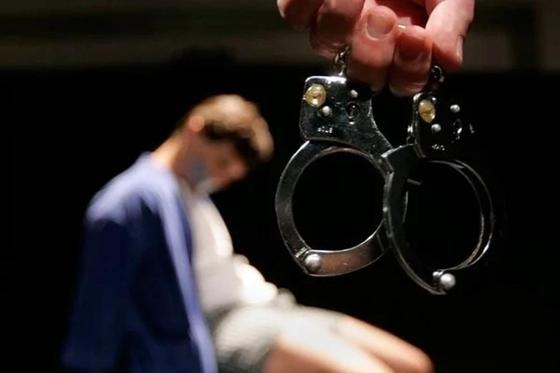 Били о стену и перекрывали кислород: полицейских осудили за пытки в Павлодаре Били о стену и перекрывали кислород: полицейских осудили за пытки в Павлодаре