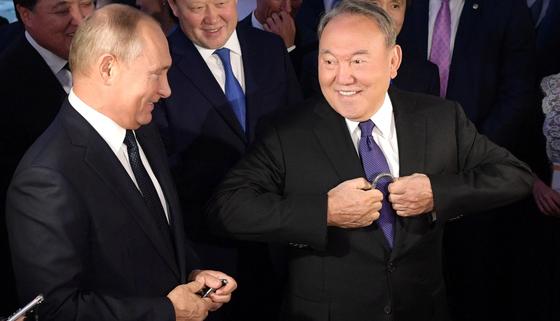 Назарбаев и Путин встретились в Петропавловске (фото) Назарбаев и Путин встретились в Петропавловске (фото)