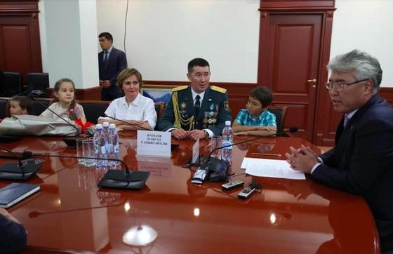 Максут Жумаев рассказал, как выжил в "зоне смерти" Максут Жумаев рассказал, как выжил в "зоне смерти"