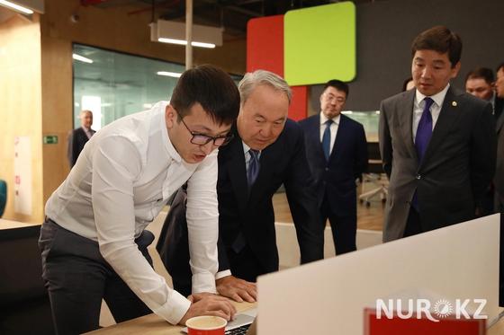 Нурсултан Назарбаев встретился с представителями IT-компаний в Алматы Нурсултан Назарбаев встретился с представителями IT-компаний в Алматы