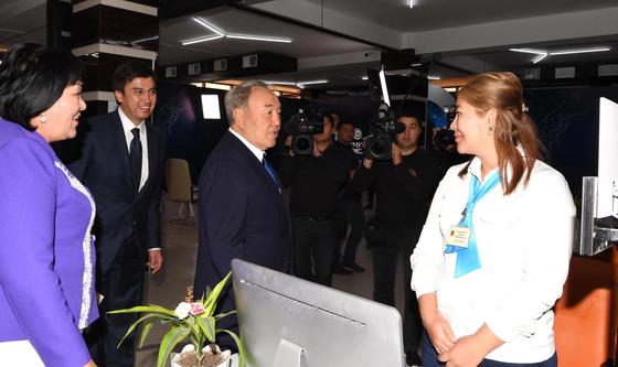 Назарбаев похвалил шымкентцев за трудолюбие Назарбаев похвалил шымкентцев за трудолюбие
