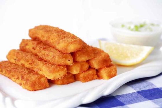 Крабовые палочки в кляре с сыром и чесноком Крабовые палочки в кляре с сыром и чесноком