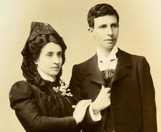 Элиза и Марсела: лесбиянки, обманувшие церковь и венчавшиеся в 1901 году Элиза и Марсела: лесбиянки, обманувшие церковь и венчавшиеся в 1901 году
