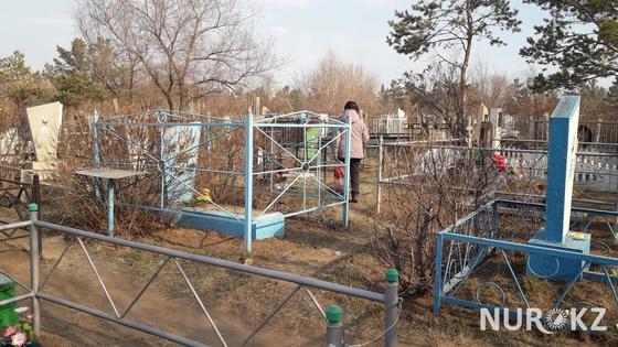 Павлодарцы накрывают столы на кладбище как в элитном ресторане Павлодарцы накрывают столы на кладбище как в элитном ресторане