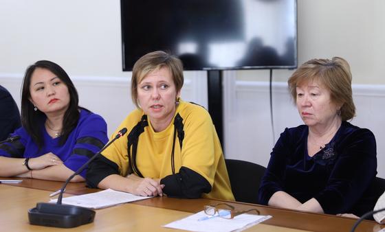 Маңғыстау облысының әкімі қоғам белсенділерімен кездесті Маңғыстау облысының әкімі қоғам белсенділерімен кездесті