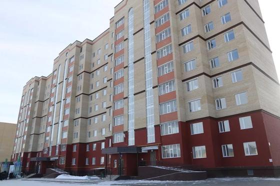 В Актобе многодетные семьи, дети-сироты и инвалиды получили квартиры по программе «Нұрлы жер» В Актобе многодетные семьи, дети-сироты и инвалиды получили квартиры по программе «Нұрлы жер»