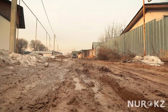 Грязь по колено: как живет район, принимавший международную Универсиаду Грязь по колено: как живет район, принимавший международную Универсиаду