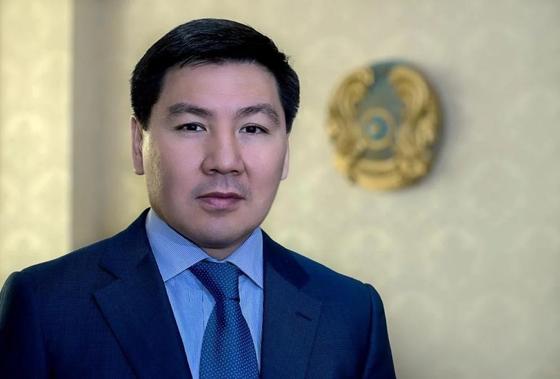 Аскар Жумагалиев рассказал, когда госслужащим разрешат пользоваться смартфонами Аскар Жумагалиев рассказал, когда госслужащим разрешат пользоваться смартфонами