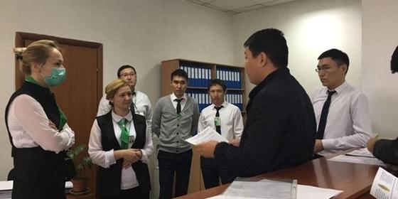 Госслужащих будут увольнять за сверхурочную работу Госслужащих будут увольнять за сверхурочную работу
