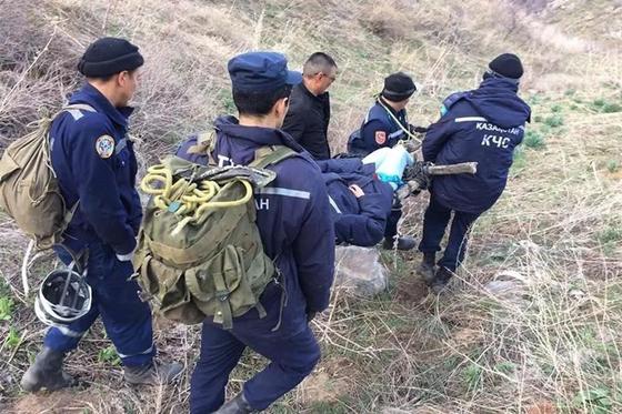 ОҚО-да 17 жастағы қыз бен жігіт тауда адасып кеткен (фото) ОҚО-да 17 жастағы қыз бен жігіт тауда адасып кеткен (фото)