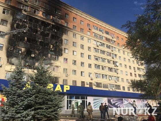 Многоэтажный дом загорелся в Актобе Многоэтажный дом загорелся в Актобе