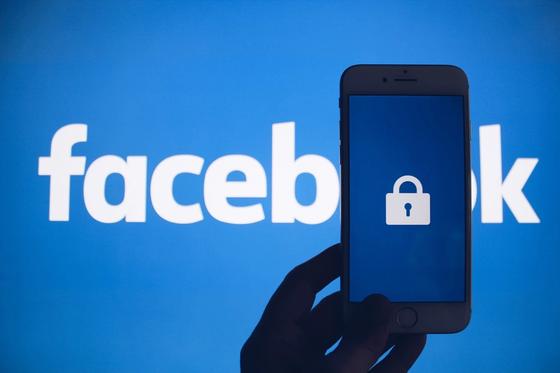 Facebook по ошибке обнародовал личные публикации 14 млн пользователей Facebook по ошибке обнародовал личные публикации 14 млн пользователей