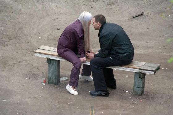 Фотограф четыре года снимал, что происходит на лавочке Фотограф четыре года снимал, что происходит на лавочке