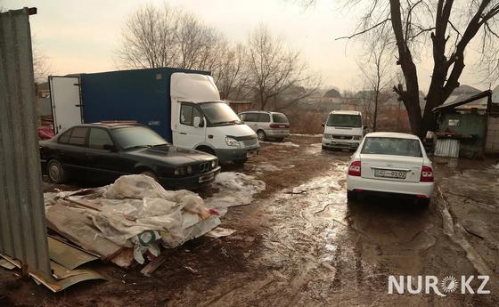 Грязь по колено: как живет район, принимавший международную Универсиаду Грязь по колено: как живет район, принимавший международную Универсиаду