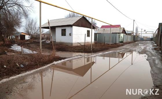 Грязь по колено: как живет район, принимавший международную Универсиаду Грязь по колено: как живет район, принимавший международную Универсиаду