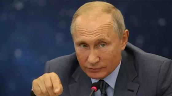 Коучинг по Владимиру Путину. В Британии вышла сатирическая книга лайфхаков от президента России Коучинг по Владимиру Путину. В Британии вышла сатирическая книга лайфхаков от президента России