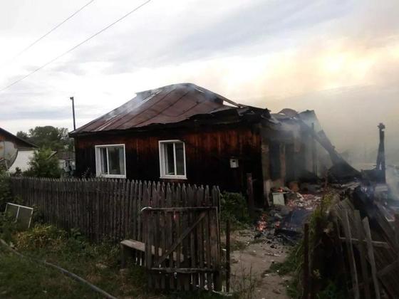Парень получил ожоги, пытаясь самостоятельно потушить пожар в ВКО Парень получил ожоги, пытаясь самостоятельно потушить пожар в ВКО