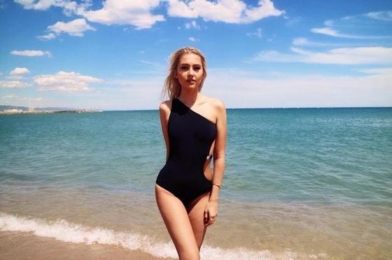 Питбуль изуродовал лицо 23-летней модели Питбуль изуродовал лицо 23-летней модели