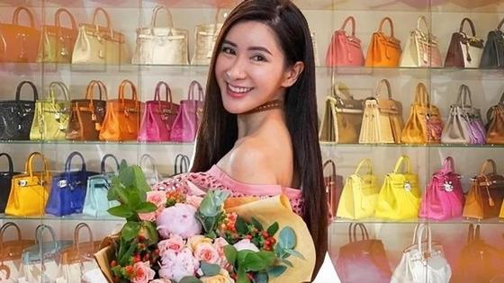 Бывшая стюардесса собрала коллекцию сумок Hermès стоимостью 2 миллиона долларов Бывшая стюардесса собрала коллекцию сумок Hermès стоимостью 2 миллиона долларов