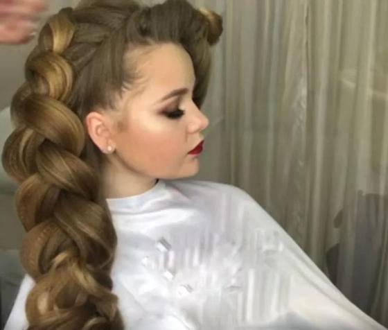 Прически на вечер в домашних условиях Прически на вечер в домашних условиях