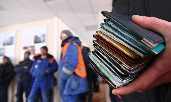 Узбекистанец откупился от инспектора по миграции за 1,1 млн тенге в Караганде Узбекистанец откупился от инспектора по миграции за 1,1 млн тенге в Караганде