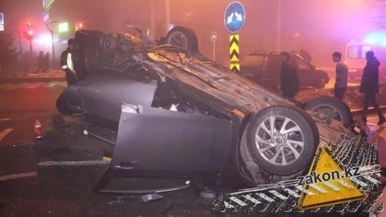 ДТП с "перевертышем" в Алматы: пострадали 5 человек ДТП с "перевертышем" в Алматы: пострадали 5 человек