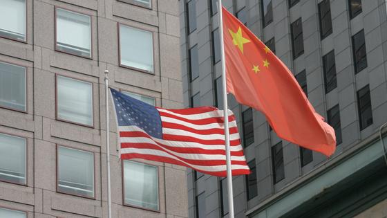 Флаги США и Китая Флаги США и Китая