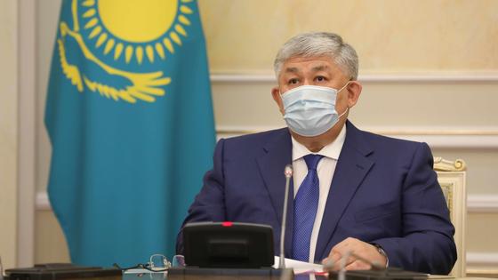 Крымбек Кушербаев в маске Крымбек Кушербаев в маске