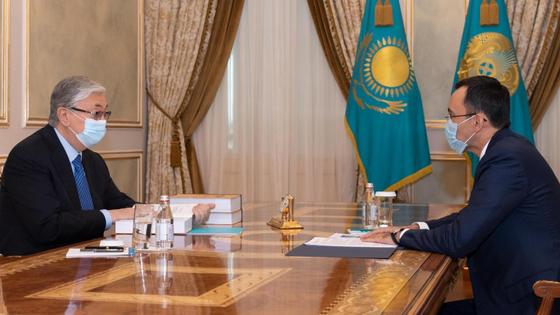 Касым-Жомарт Токаев и Маулен Ашимбаев Касым-Жомарт Токаев и Маулен Ашимбаев