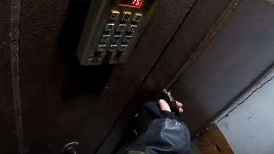 Отказались открывать дверь пожарным в Павлодаре Отказались открывать дверь пожарным в Павлодаре