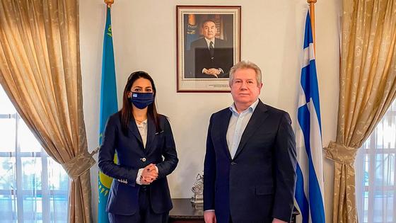 Мария Апатзиди мен Алексей Волков Мария Апатзиди мен Алексей Волков