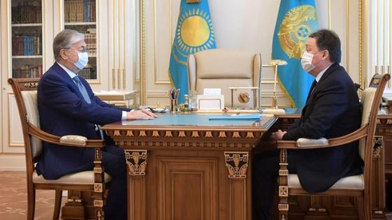 Қасым-Жомарт Тоқаев пен Асқар Мамин Қасым-Жомарт Тоқаев пен Асқар Мамин