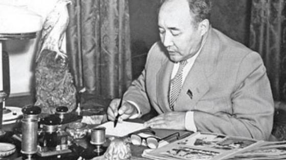 Мухтар Ауэзов: достижения и лучшие произведения Мухтар Ауэзов: достижения и лучшие произведения