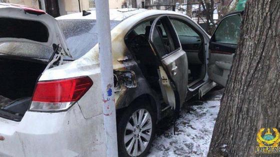 Сгоревший автомобиль Сгоревший автомобиль