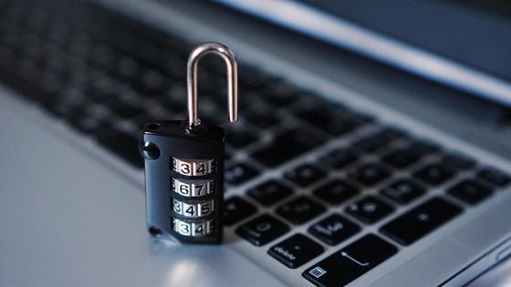 как установить код на компьютер при включении. 1f5805595934f80e. как установить код на компьютер при включении фото. как установить код на компьютер при включении-1f5805595934f80e. картинка как установить код на компьютер при включении. картинка 1f5805595934f80e. Если несколько человек используют один компьютер, то может возникнуть потребность скрыть личные данные (фотографии, переписки, файлы) от любопытных людей. Решит проблему можно, установив пароль на компьютер при входе. Последовательность действий зависит от версии операционной системы. Рассмотрим все возможные способы.
