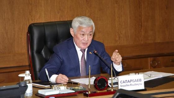 Бердибек Сапарбаев Бердибек Сапарбаев